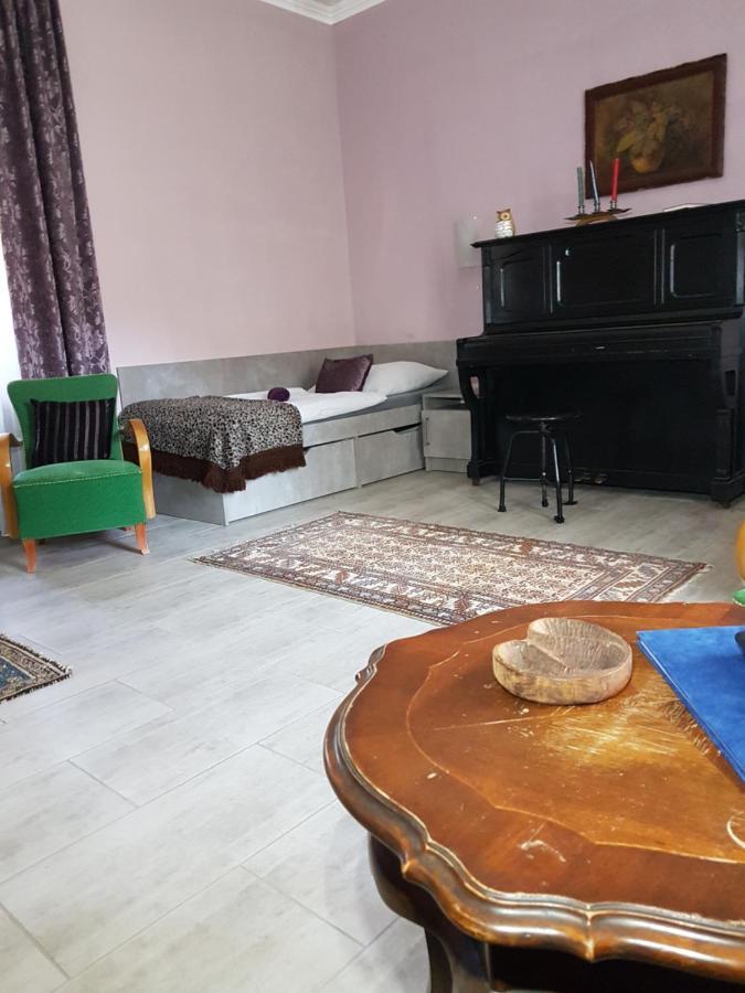 Ketbodonyi Apartments Eksteriør billede