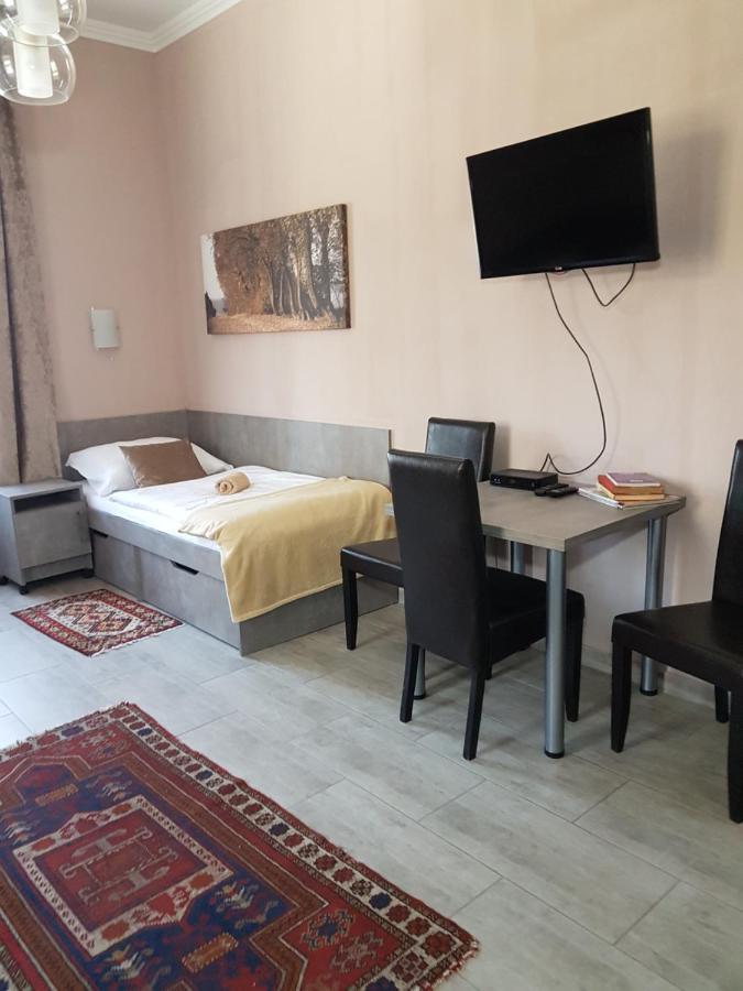 Ketbodonyi Apartments Eksteriør billede