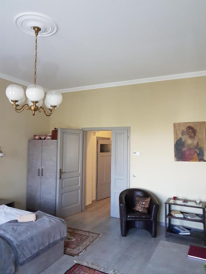 Ketbodonyi Apartments Eksteriør billede