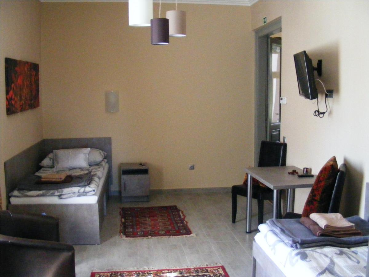 Ketbodonyi Apartments Eksteriør billede