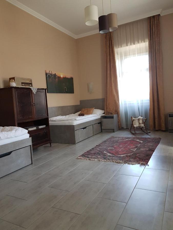 Ketbodonyi Apartments Eksteriør billede