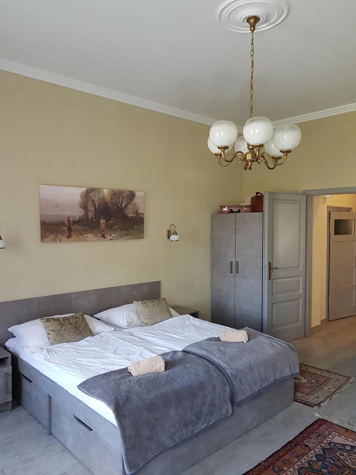 Ketbodonyi Apartments Eksteriør billede